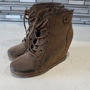 Stylish Brown Lace-Up Wedge Boots